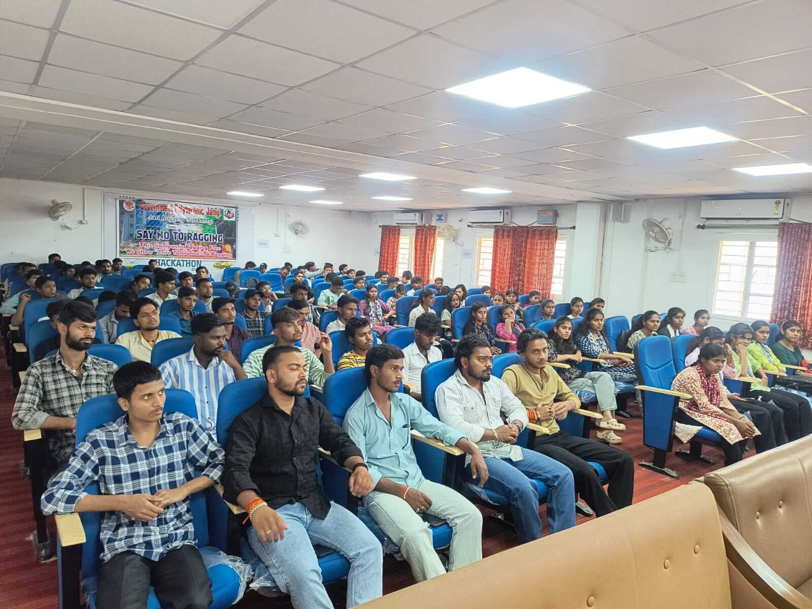 जमुई में रोजगार की नई राह : राजकीय पॉलिटेक्निक में कैंपस ड्राइव, 46 छात्रों का चयन