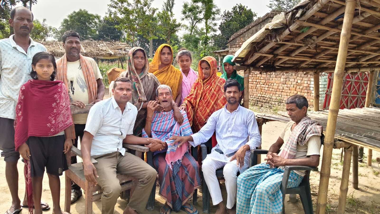 ट्रंक का ताला तोड़कर नगदी सहित पांच लाख का सामान की चोरी