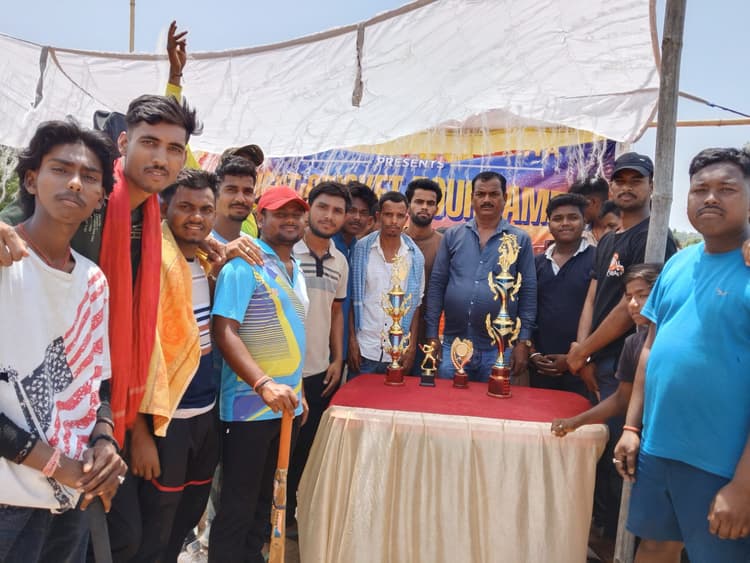 रोमांचक फाइनल में रोहिणी टीम की बनी विजेता, गिधैया 1 रन से हारी