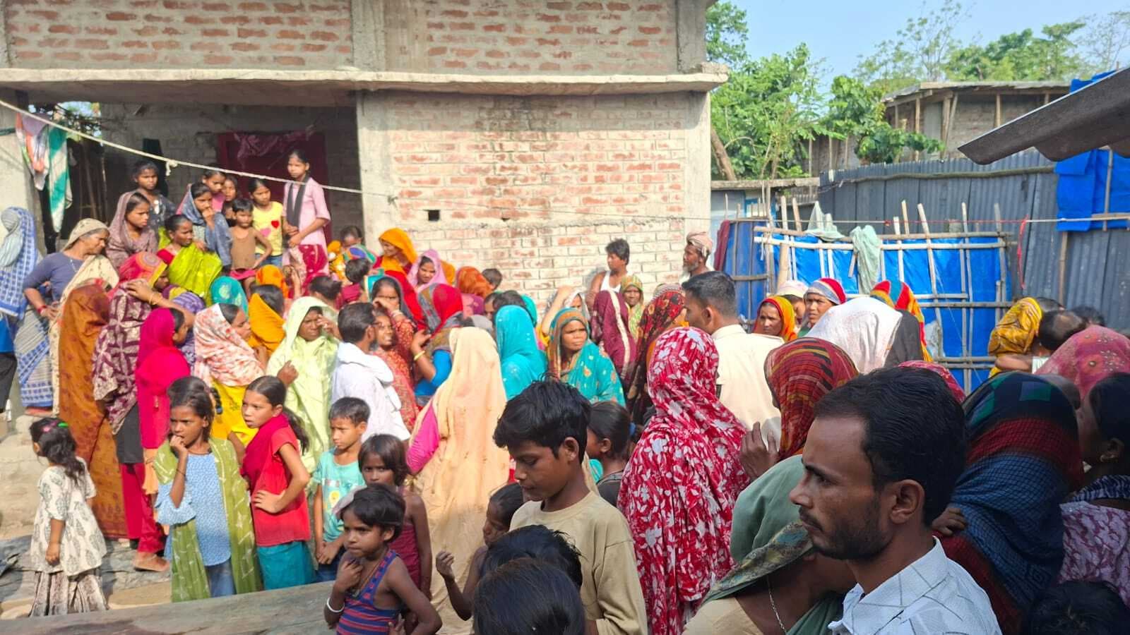 महिला ने फांसी लगाकर की अत्माहत्या, परिजनों ने हत्या का लगाया आरोप