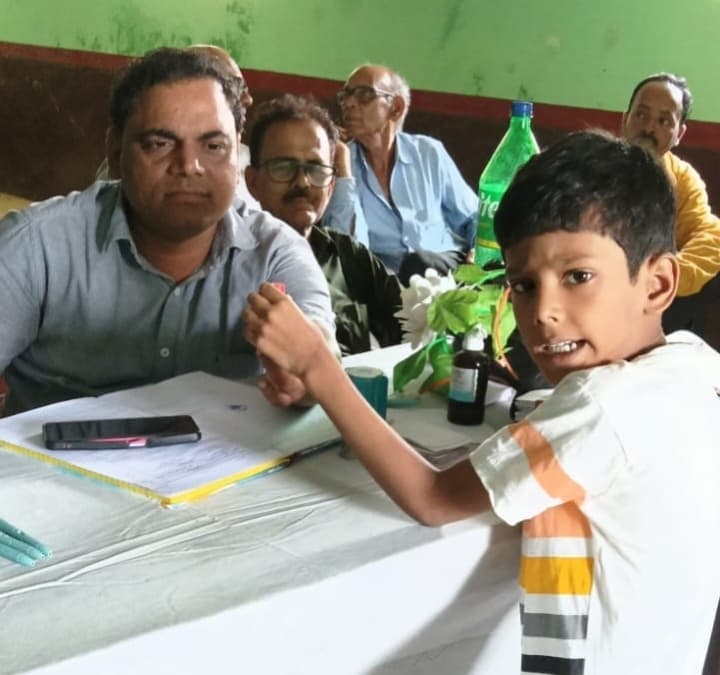 500 लोगों में चेचकरोधी होम्योपैथिक दवा का वितरण