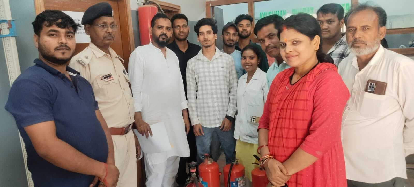 मॉक ड्रिल कर आग से बचाव की दी जानकारी