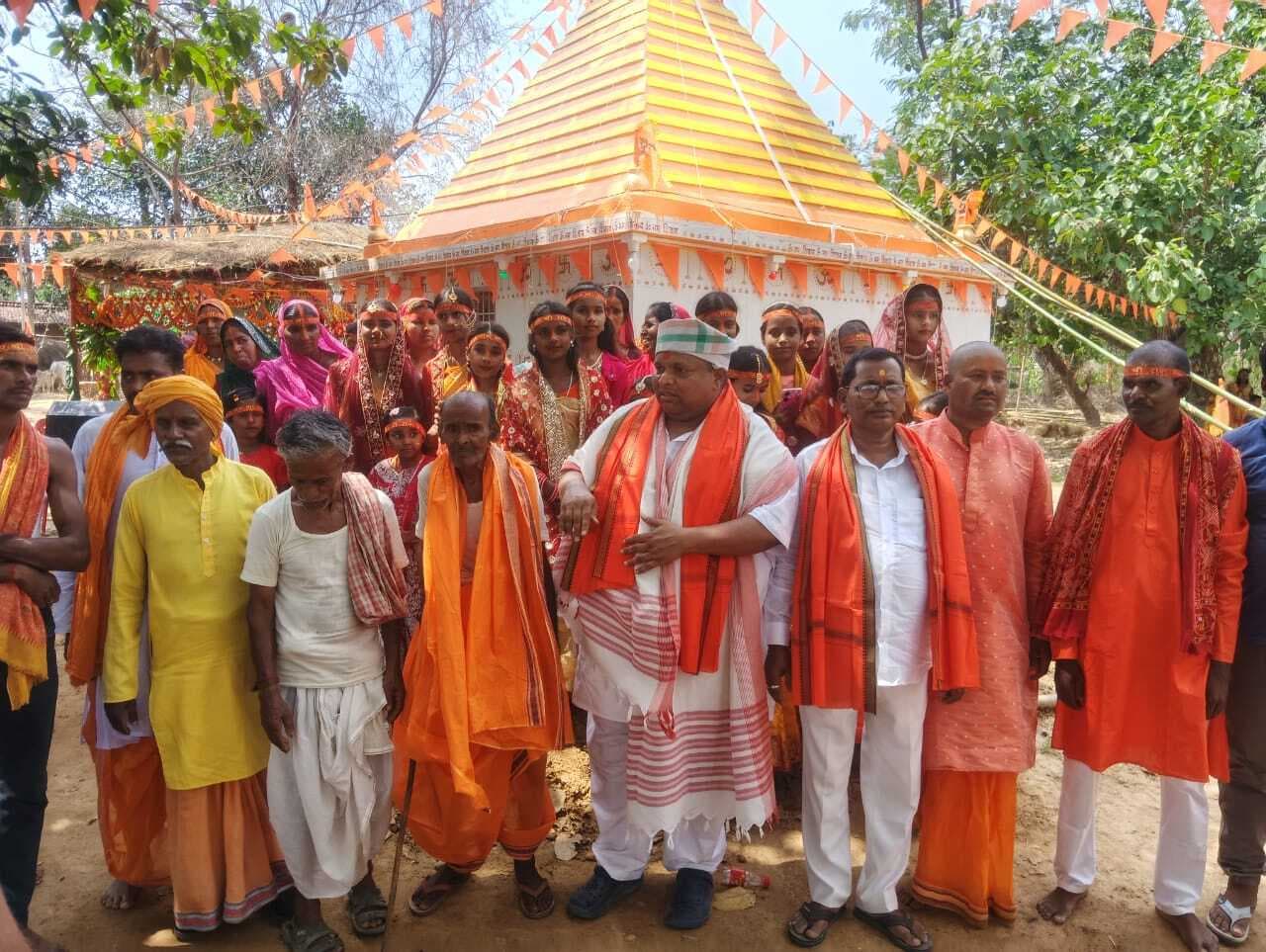 प्राण-प्रतिष्ठा के लिए निकाली भव्य कलश यात्रा