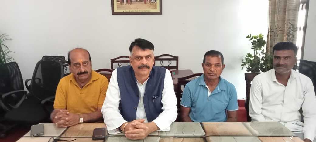 केंद्र और बंगाल सरकार की नीतियों से जनता ऊबी : राजेश ठाकुर