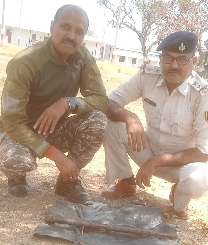 बड़ा कियारी पहाड़ से करबाइन और आइइडी बरामद