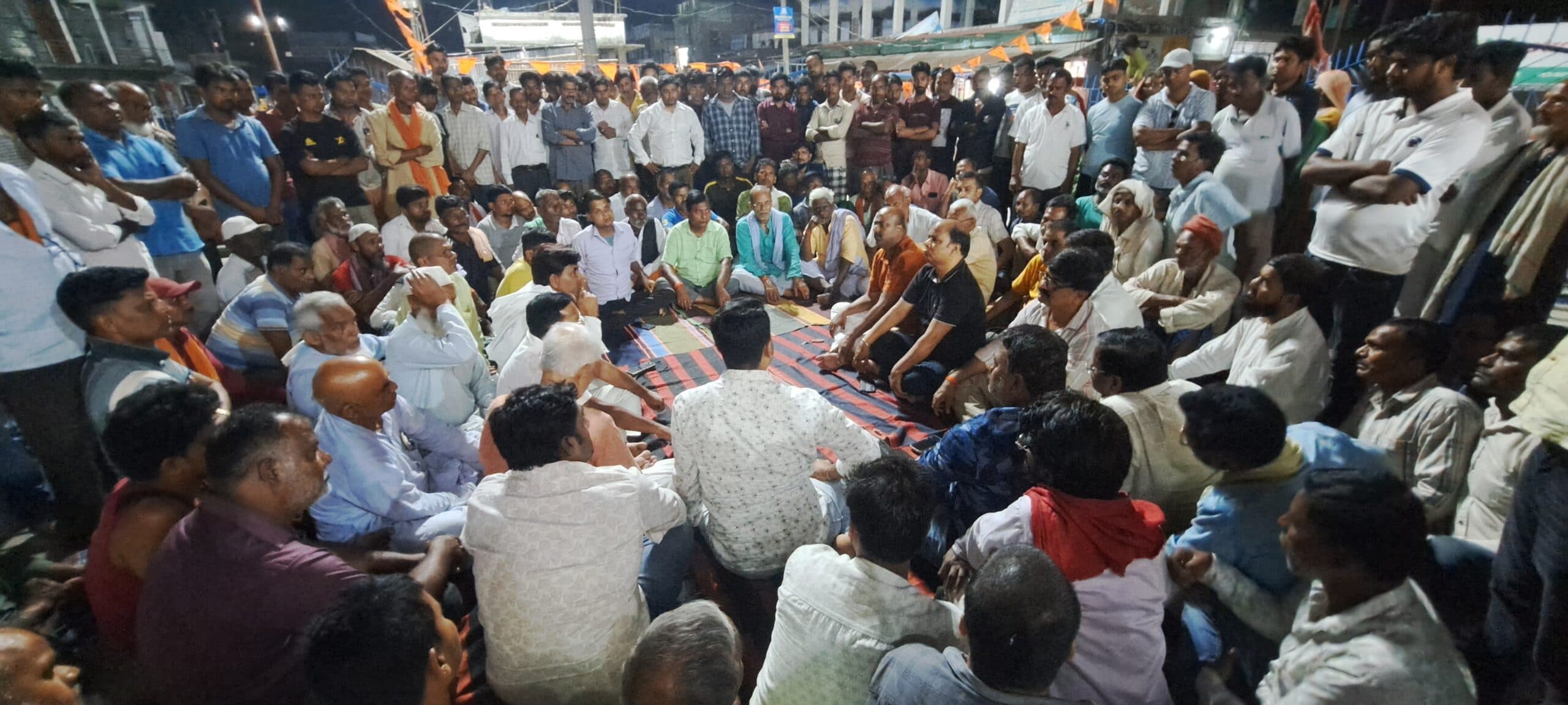 बर्निंग बस मामले में हुई सामाजिक बैठक : दोषी बचे नहीं व निर्दोष फंसे नहीं का लिया गया निर्णय