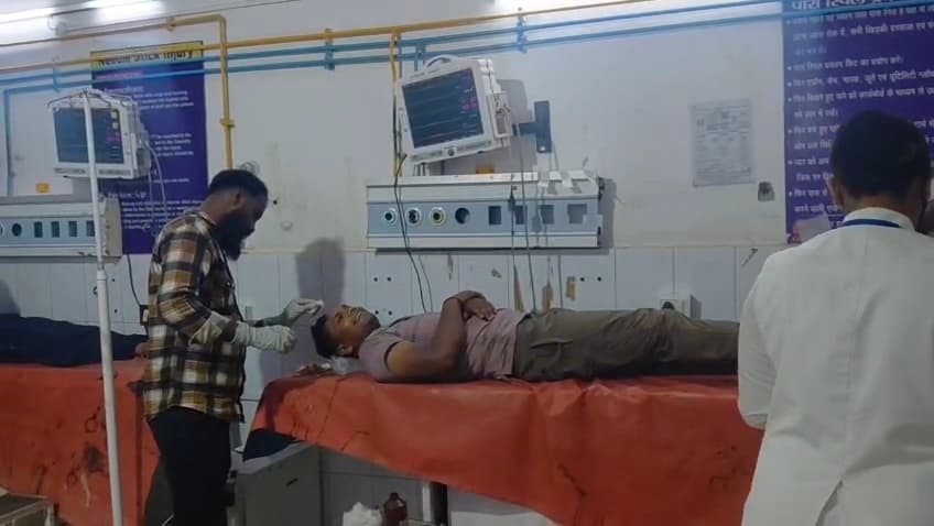 वांछित अपराधी को पकड़ने गयी पुलिस टीम पर जानलेवा हमला, दो एसआइ व सिपाही घायल