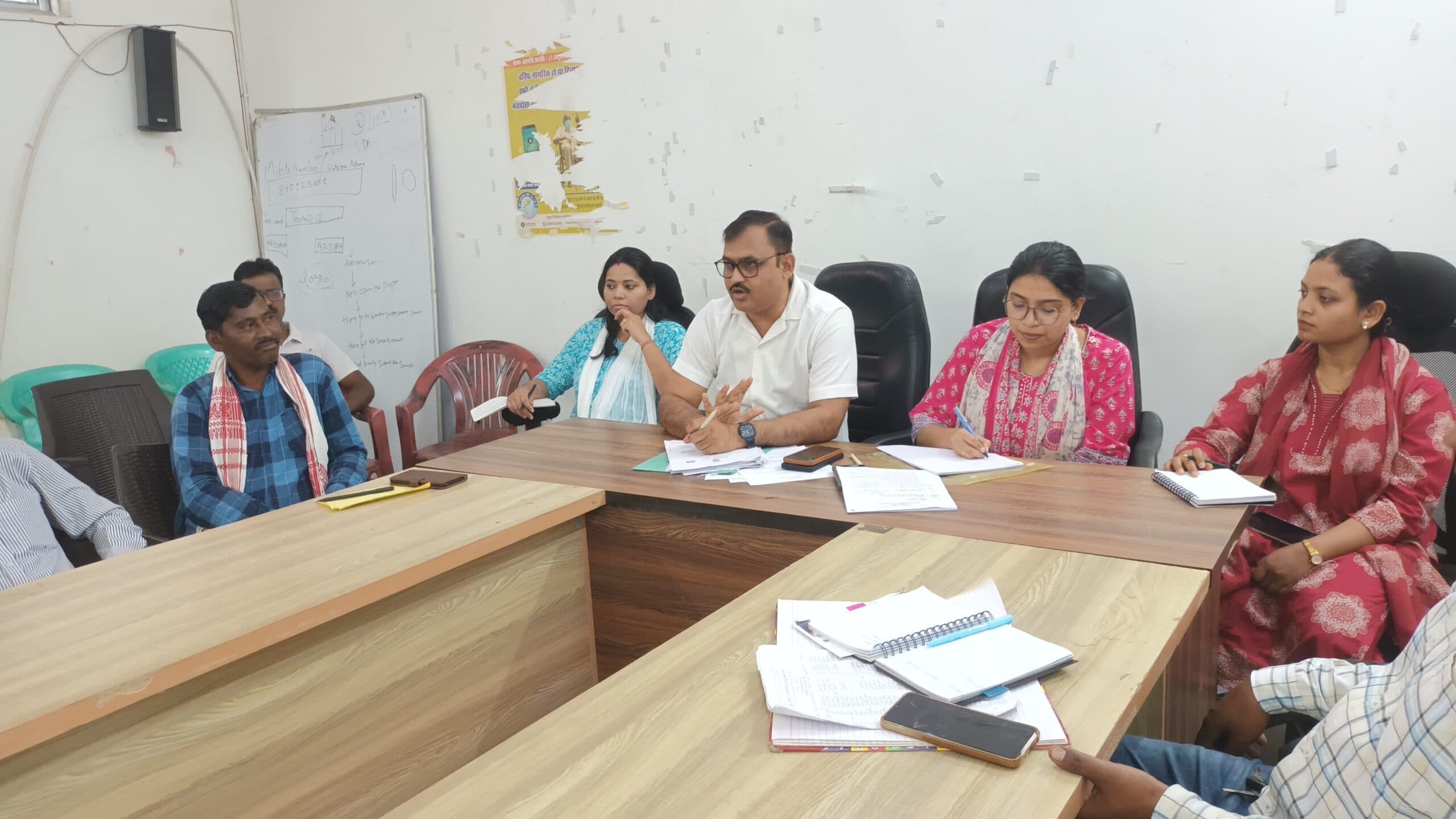 ग्राम प्रधानों को दी गयी पेसा नियमावली की जानकारी