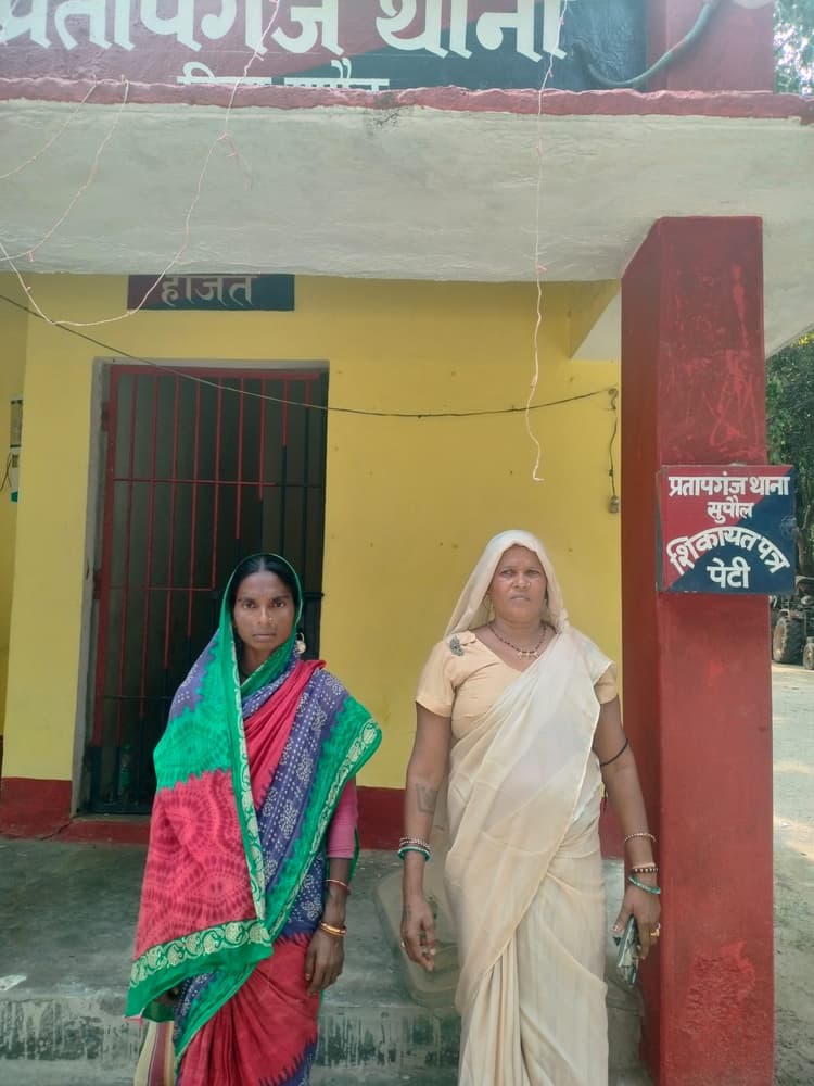 35.5 लीटर  शराब के साथ महिला तस्कर गिरफ्तार