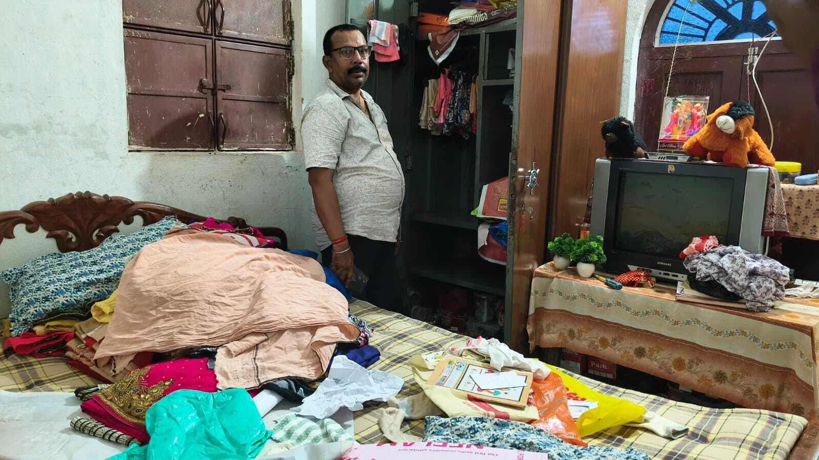 बंद पड़े घर से डेढ़ लाख रुपये नकद सहित 12 लाख के जेवरात की चोरी