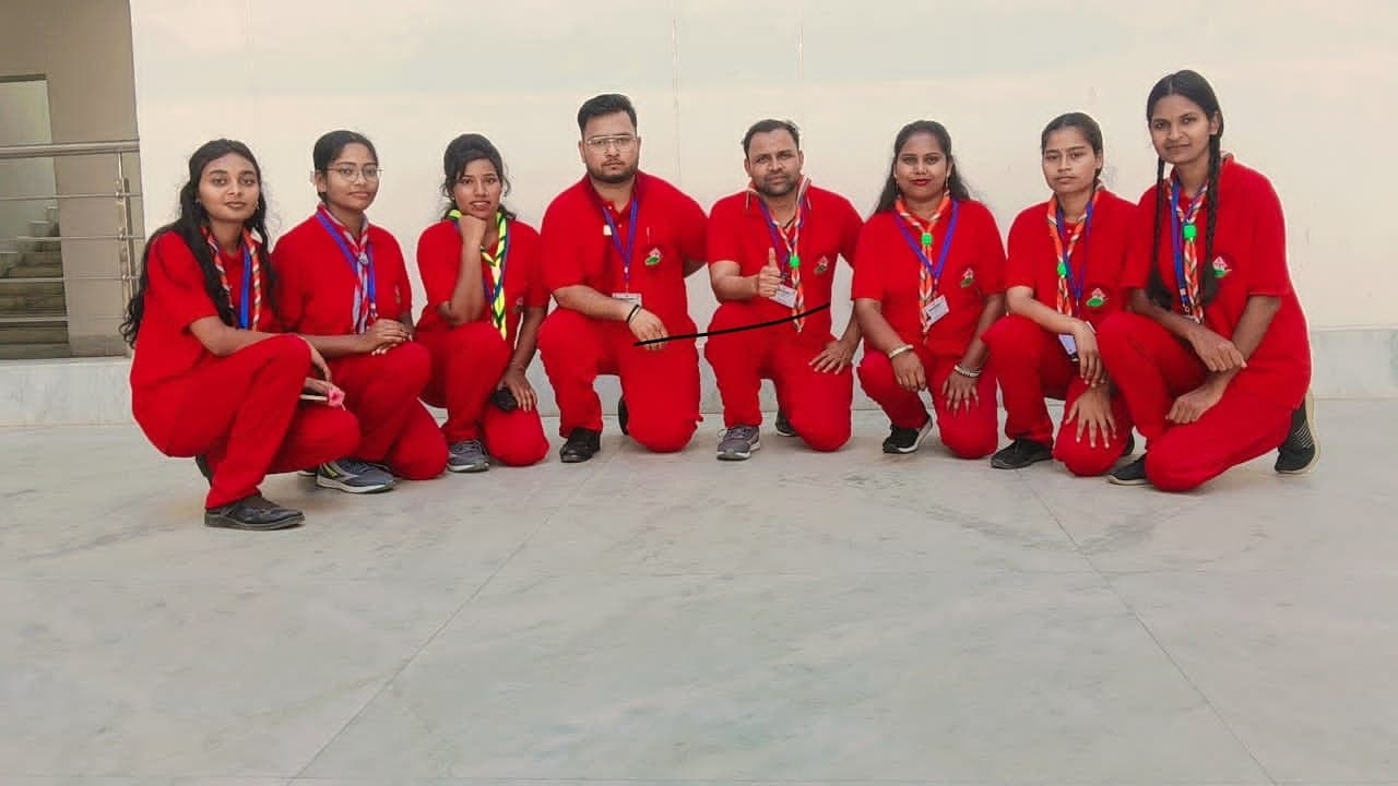 पटना में आयोजित सात दिवसीय आपदा मित्र प्रशिक्षण से लौटे प्रशिक्षणार्थी