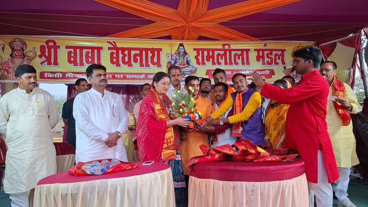 Giridih News :हनुमत प्राण प्रतिष्ठा कार्यक्रम में शामिल हुईं अन्नपूर्णा देवी