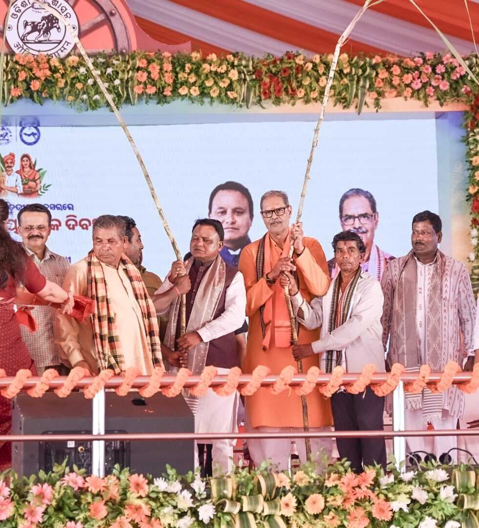 Bhubaneswar News: मुख्यमंत्री माझी ने 41 लाख किसानों में 838 करोड़ रुपये वितरित किये