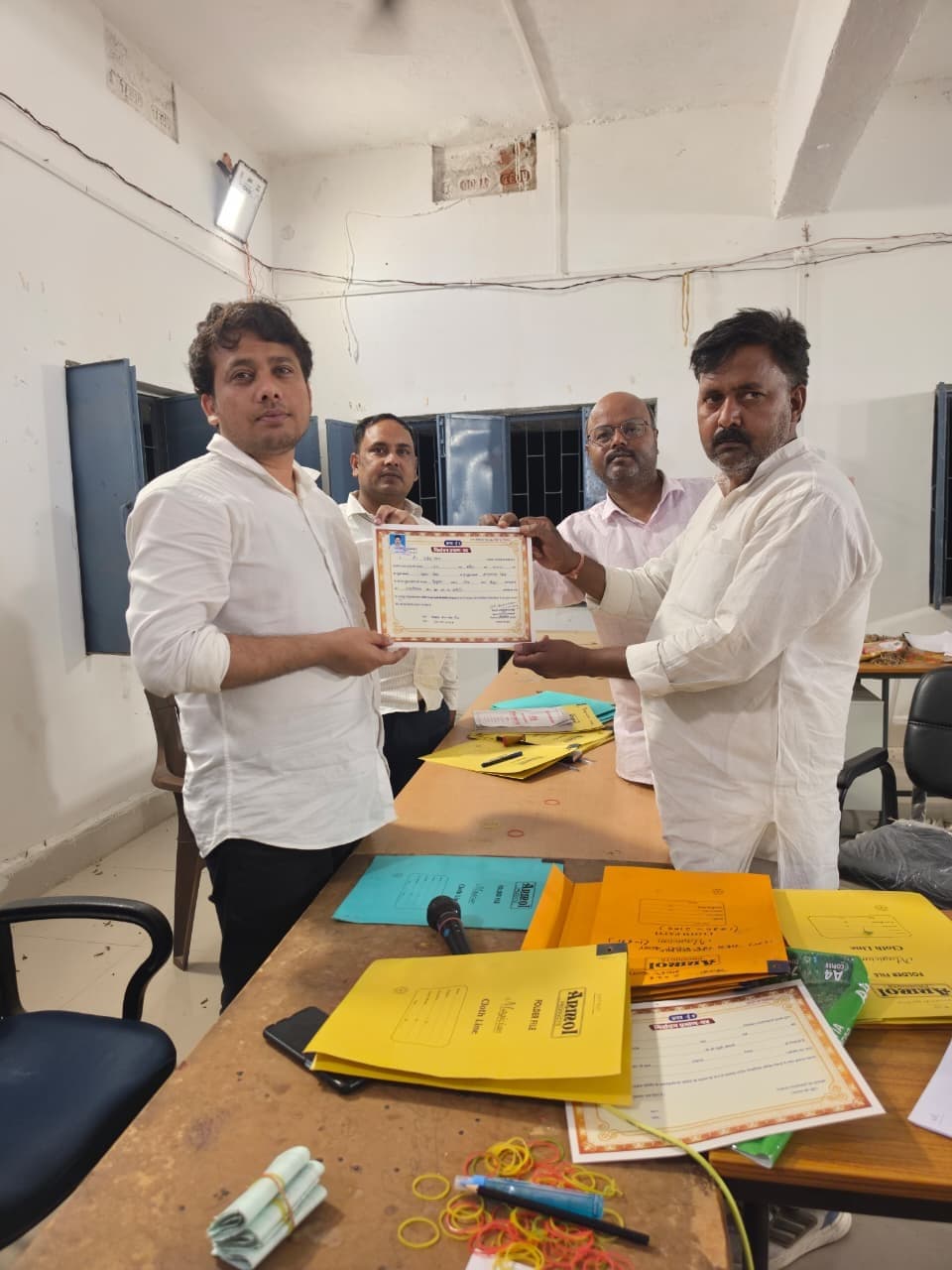 भरारीकला व लोहदन में पुराने पैक्स अध्यक्षों का जलवा बरकरार, ददन व विपिन फिर जीते