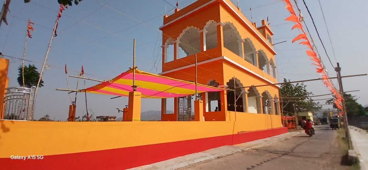 नवनिर्मित बजरंगबली मंदिर में प्राण-प्रतिष्ठा को लेकर निकली भव्य कलश शोभायात्रा