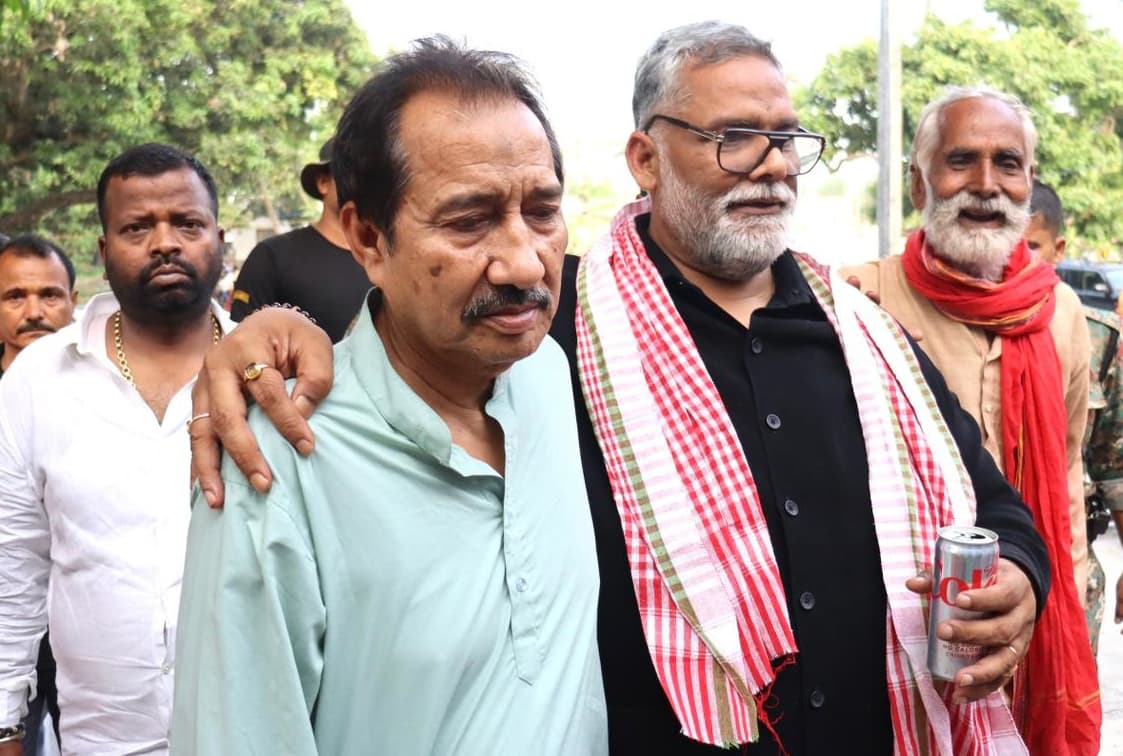 शाहिद राजा के परिवार से मिले सांसद, जतायी संवेदना