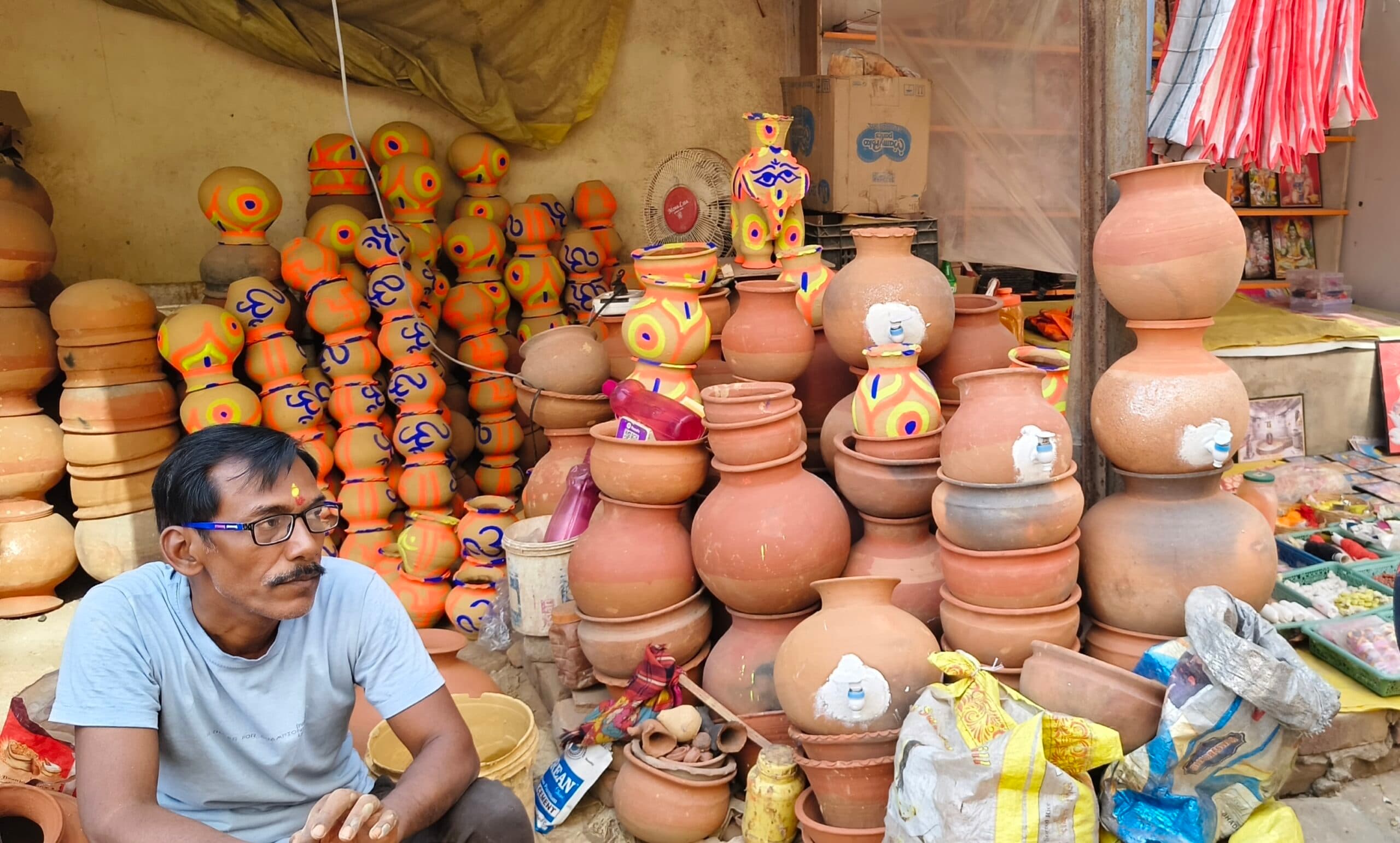 तपती गर्मी में ‘देशी फ्रिज’ की डिमांड हाई, मटके-सुराही से मिल रही ठंडक