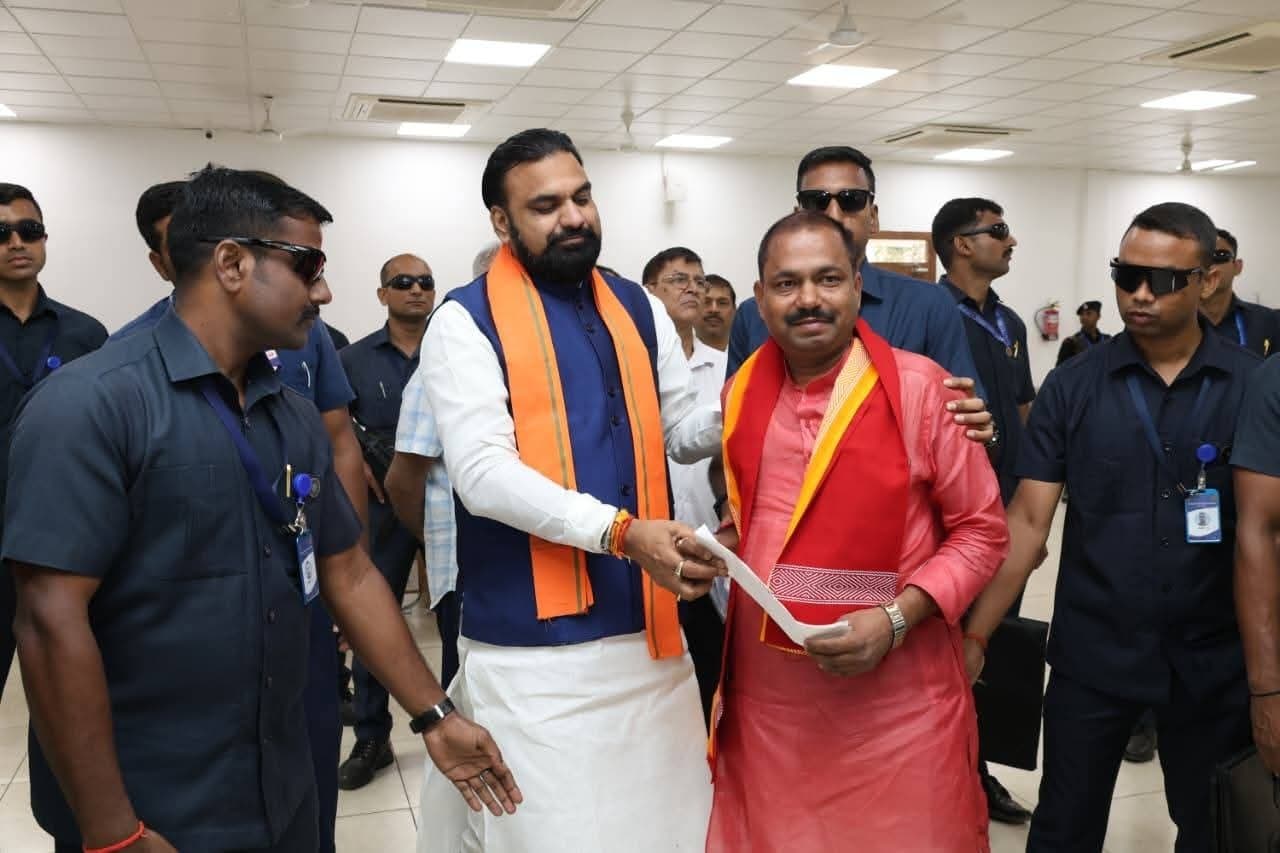 मुख्यमंत्री से मिल चकाई चौक पर ट्रैफिक पुलिस बहाल करने की मांग