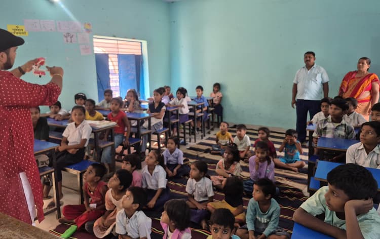 प्राथमिक विद्यालय पहाड़पुर में लगा दंत चिकित्सा जागरूकता शिविर