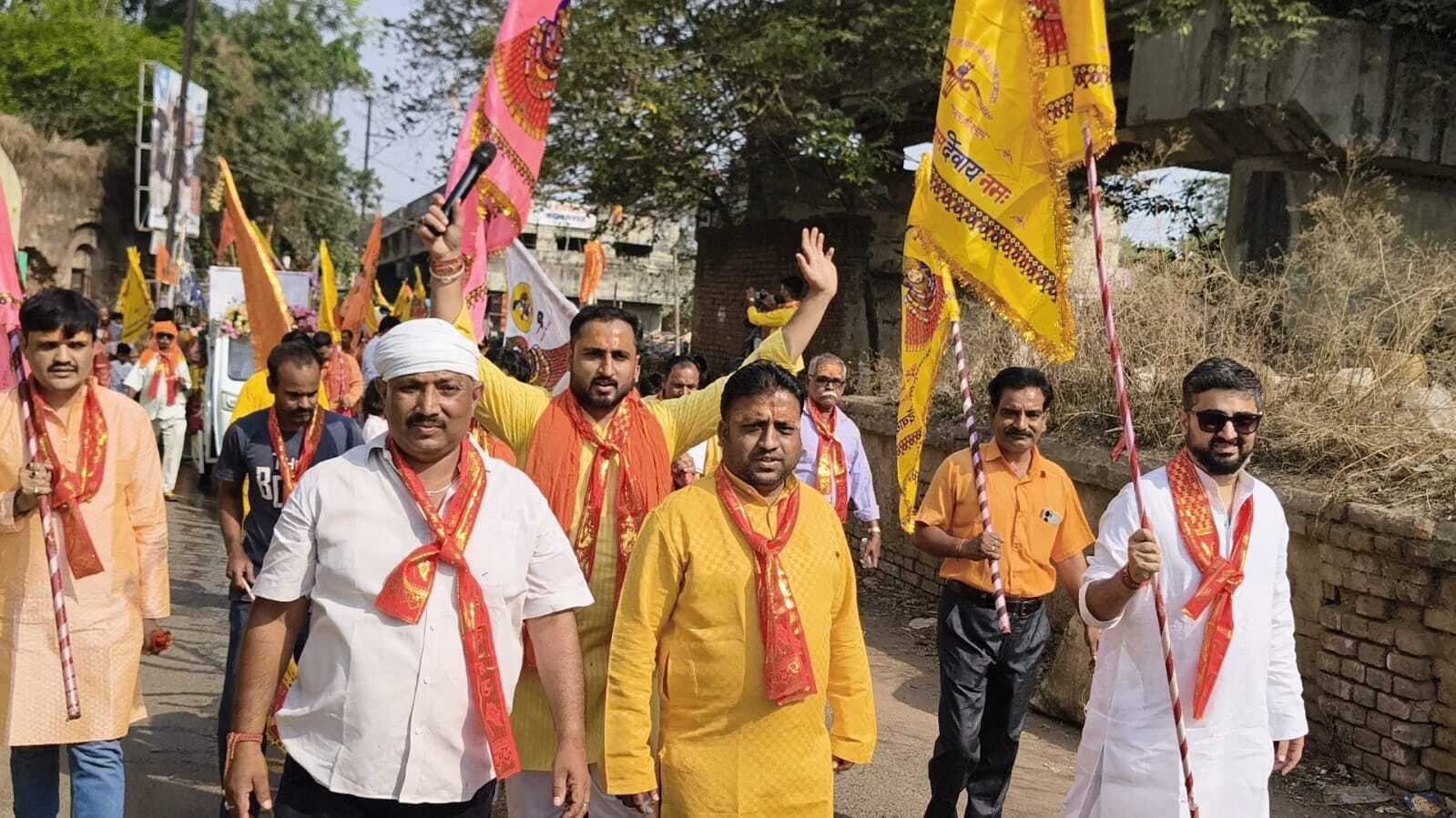 प्राण-प्रतिष्ठा को लेकर 301 महिलाओं ने निकाली कलश यात्रा