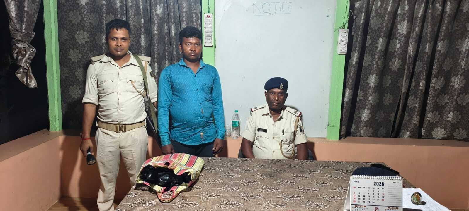 हत्ता बखरी से दस लीटर चुलाई शराब के साथ एक गिरफ्तार