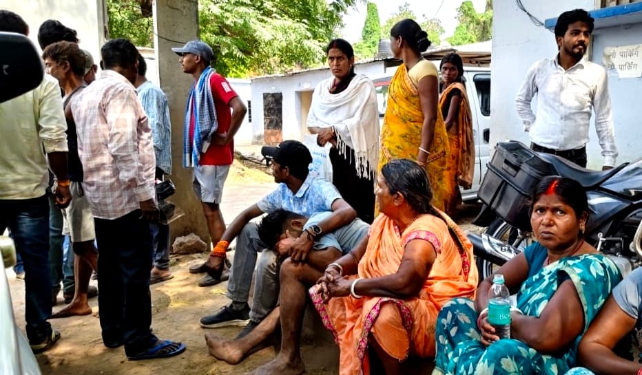 अनियंत्रित ट्रक की चपेट में आने से बुजुर्ग की मौत, गांव में शोक