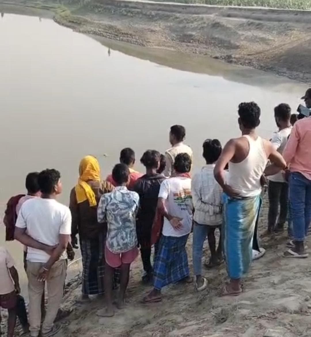 पानी भरे गड्ढे में डूबने से युवक की हुई मौत, शव देख परिजनों में मची चित्कार