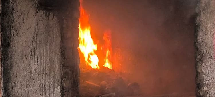 Giridih News :जेबीवीएनएल के गोदाम में लगी आग, एक लाख की संपत्ति जली