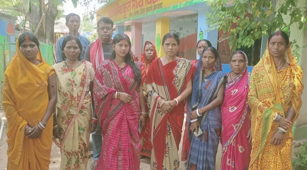 Bokaro news : एक शिक्षक के भरोसे 82 छात्रों की पढ़ाई