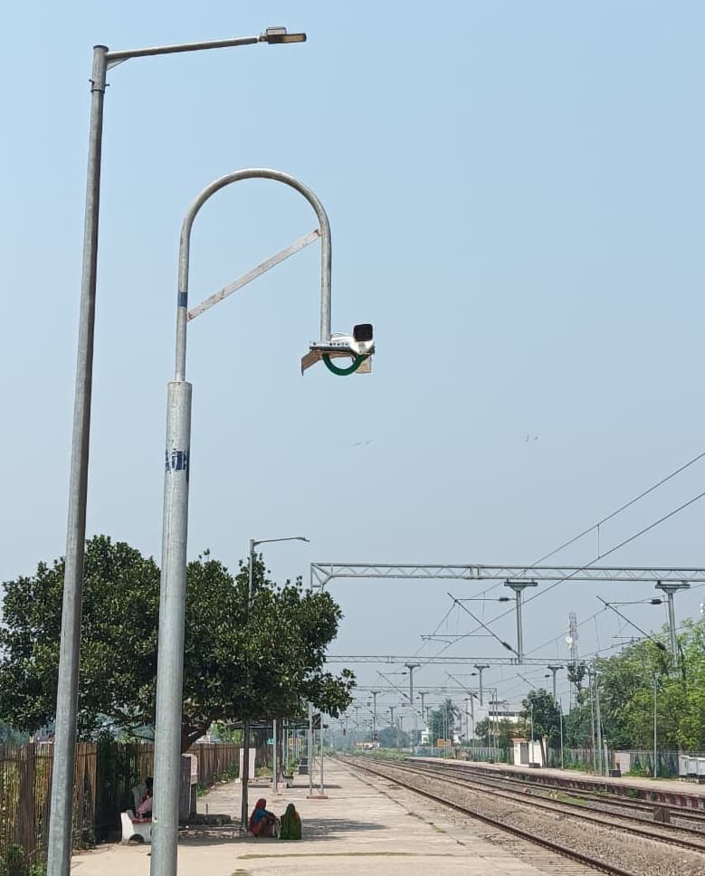 जानकीनगर रेलवे स्टेशन पर सीसीटीवी से निगरानी शुरू, यूटीएस कम पीआरएस सुविधा जल्द