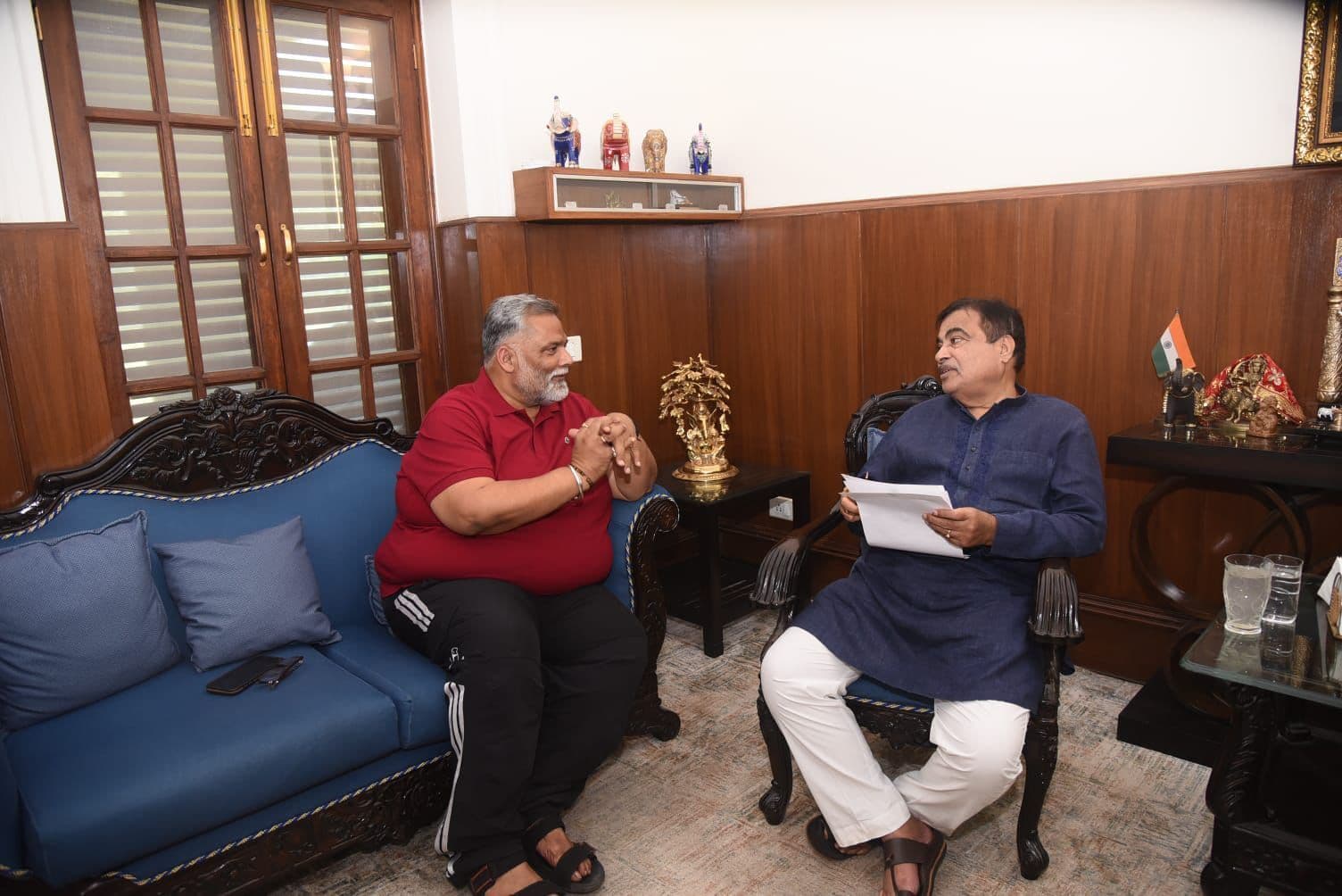 केंद्रीय सड़क परिवहन मंत्री से मिले पप्पू यादव, जनहित में जदिया बाजार में फ्लाई ओवर बनाने की मांग