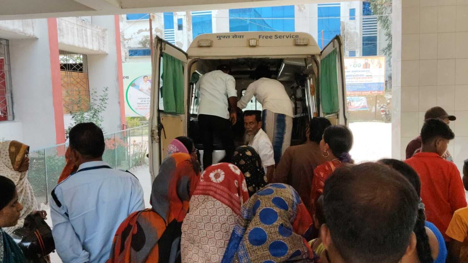 बाइक दुर्घटना में दो किशोर गंभीर रूप से घायल