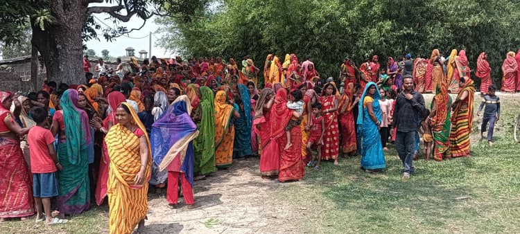 ट्रैक्टर के धक्के से बालक की मौत, एक घायल