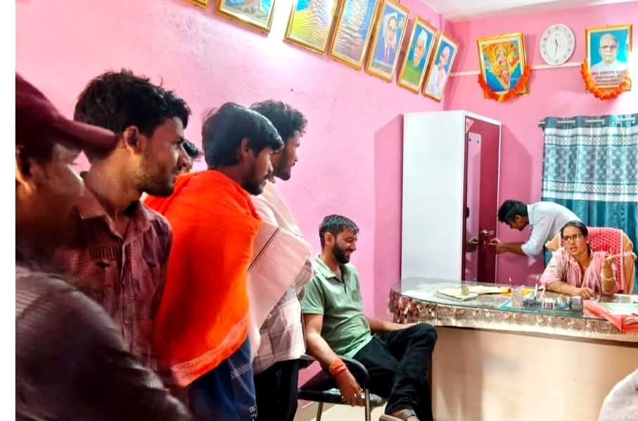 Aurangabad News : नामांकन शुल्क पर देवकुंड के रामशरण यादव कॉलेज में बवाल