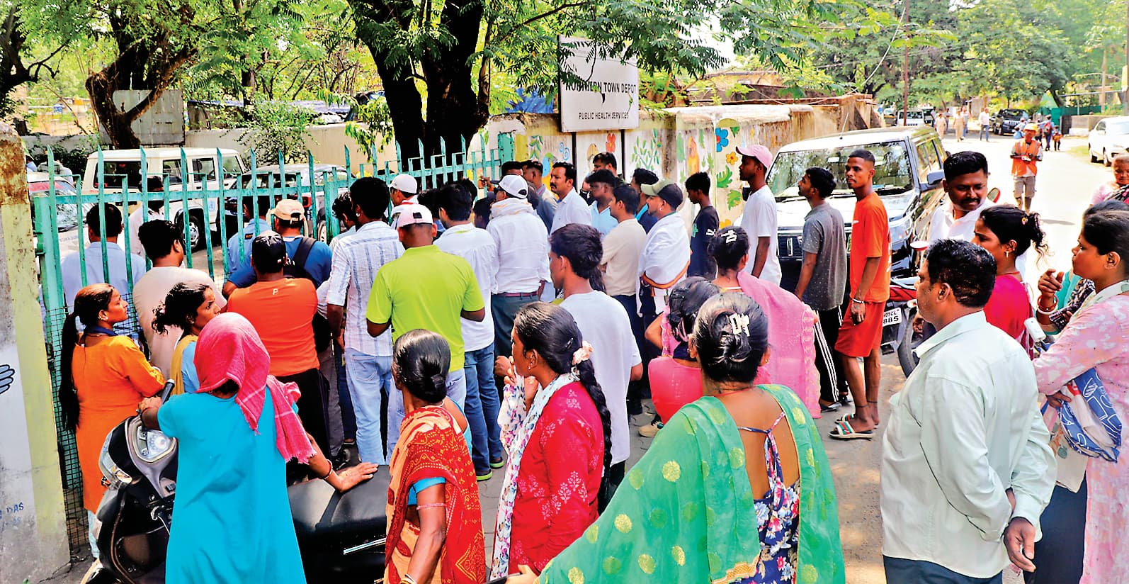 Jamshedpur News : स्टोर रूम में ठेका कंपनी के सुपरवाइजर ने फांसी लगाकर दी जान, परिजन के आरोप पर पुलिस ने कही ये बात