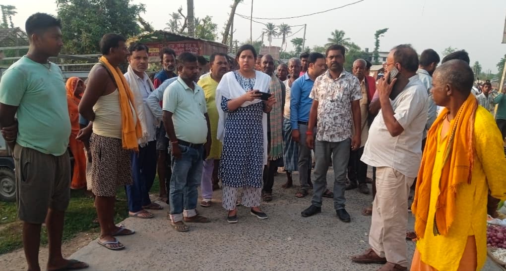 बुधामा पंचायत में योजनाओं में अनियमितता की शिकायत पर जांच के लिये पहुंचे डीपीआरओ