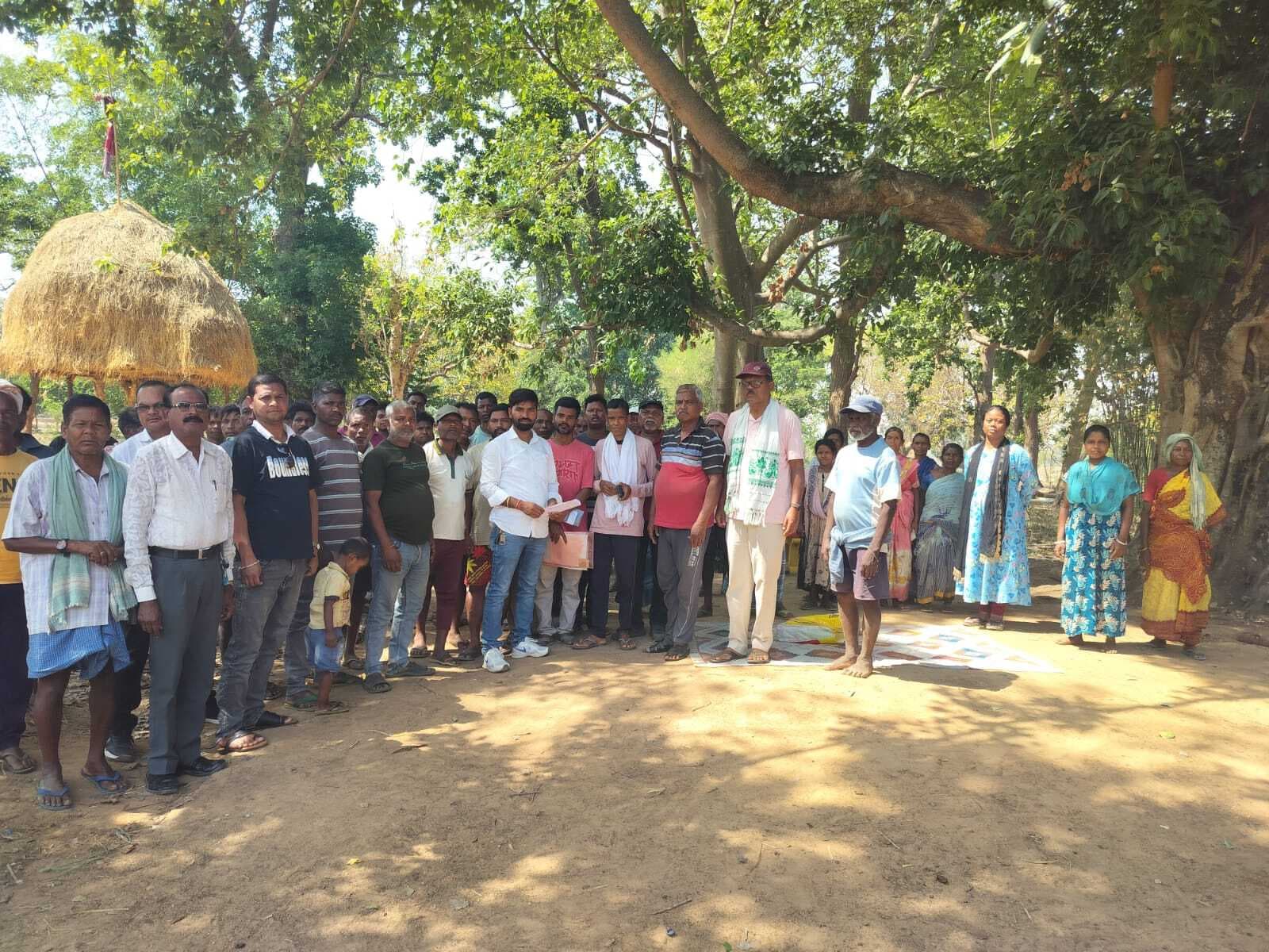 ग्रामीणों ने ग्राम सभा में रखी अपनी समस्याएं