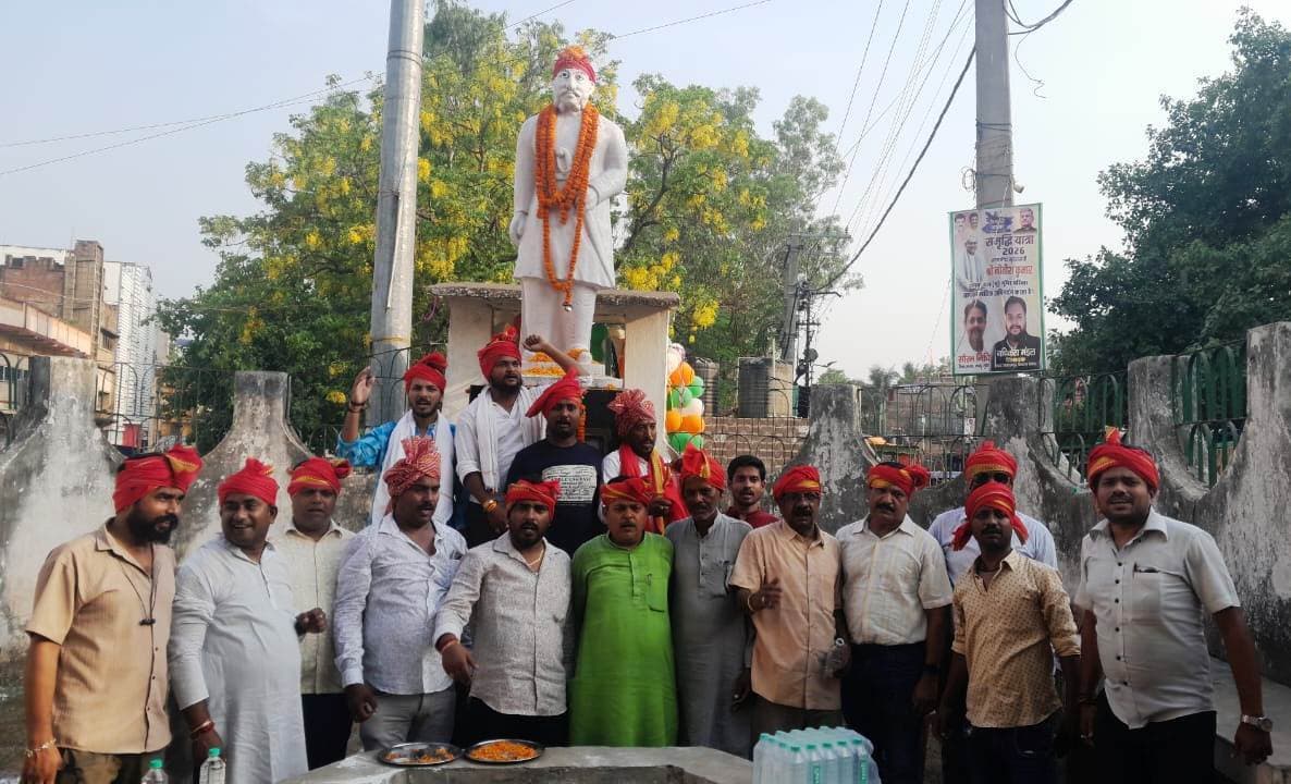 80 वर्षों की हड्डी में जगा जोश पुराना था, सब कहते हैं बाबू वीर कुंवर सिंह बड़ा वीर मर्दाना था...