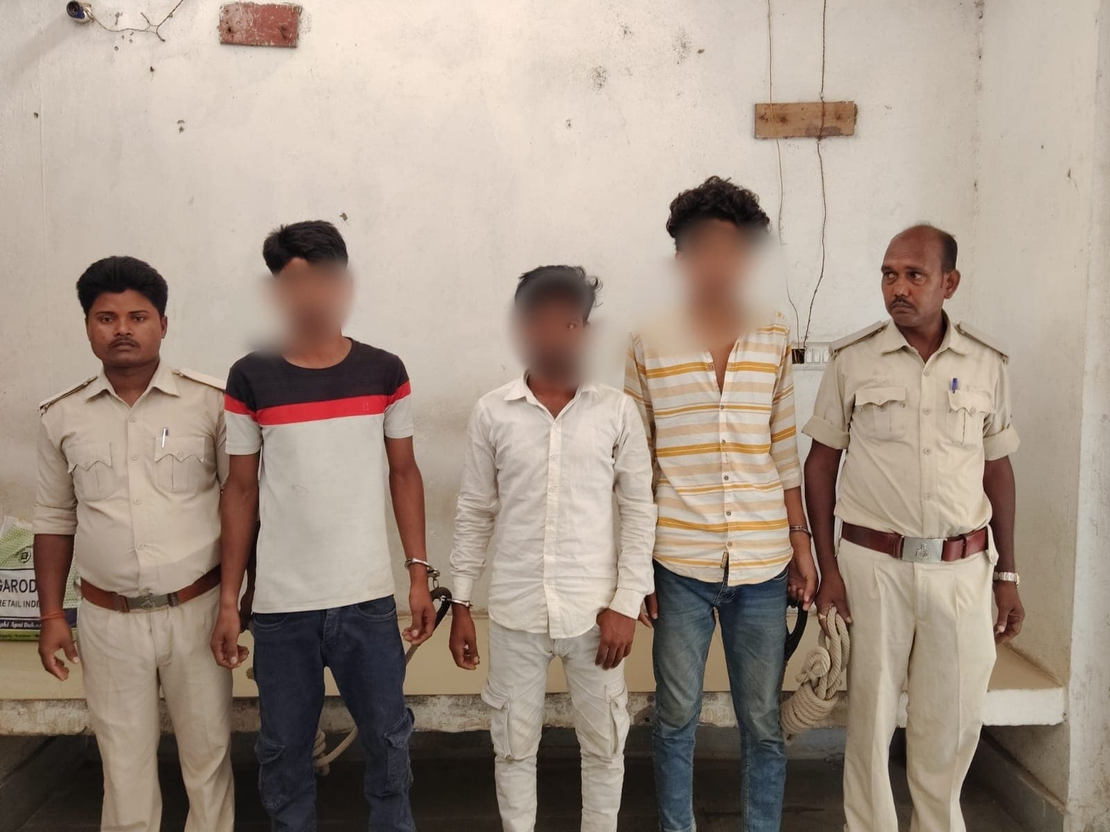 नशे के इंजेक्शन के साथ तीन तस्कर गिरफ्तार