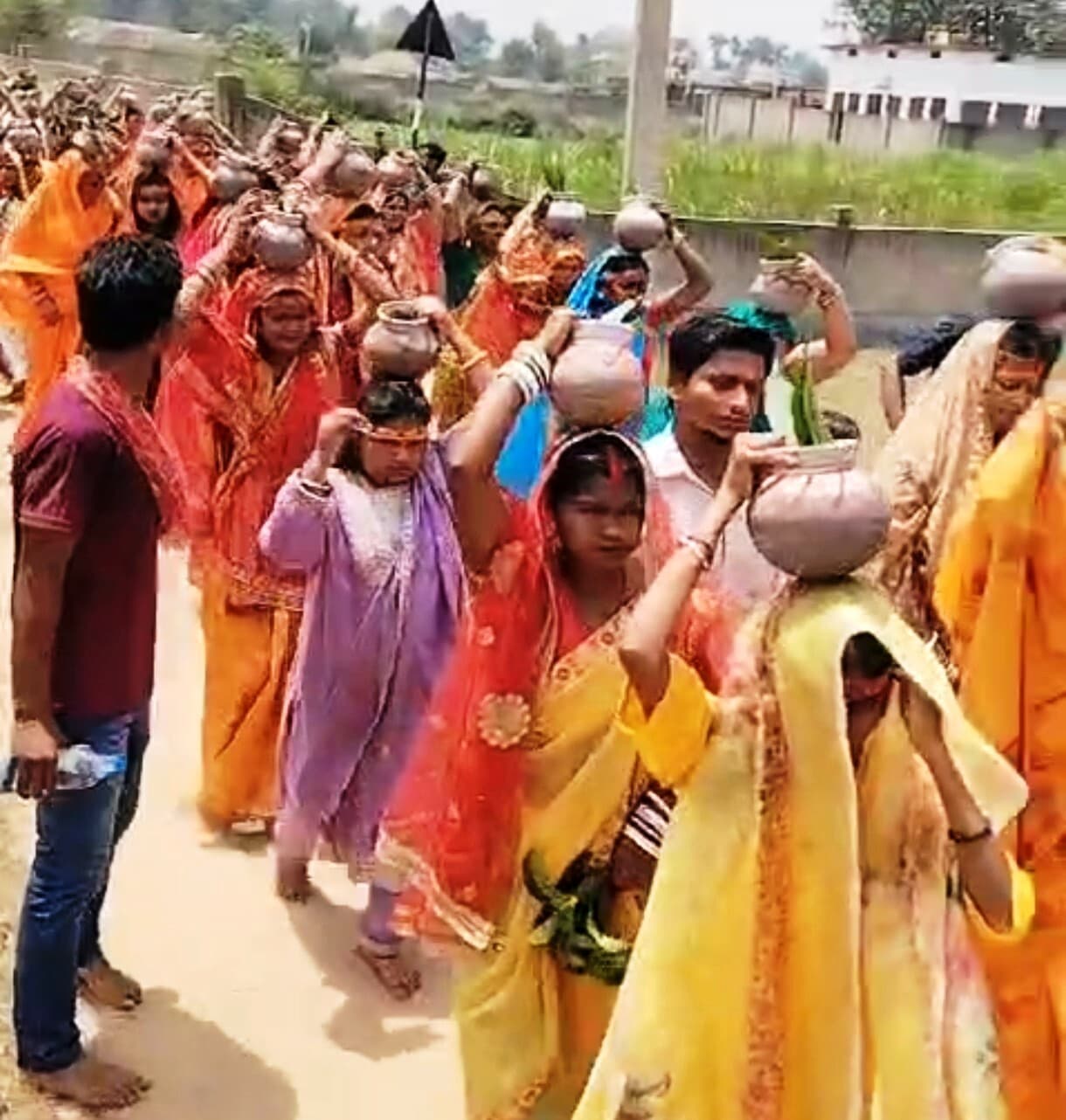 नर्मदेश्वर महादेव की प्राण प्रतिष्ठा को निकली कलशयात्रा