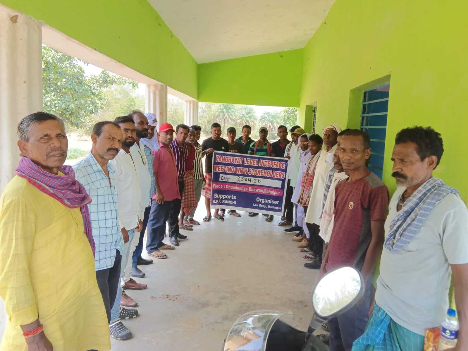 ग्रामसभा में ग्रामीणों को पेसा कानून की दी गयी जानकारी