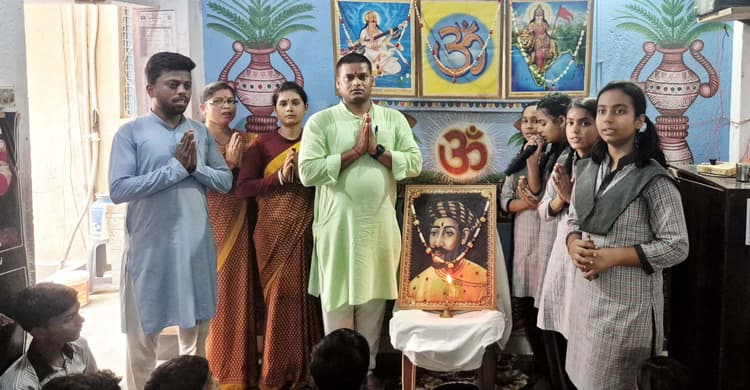 विभिन्न विद्यालयों में उल्लास के साथ मनाई गयी बाबू वीर कुंवर सिंह की जयंती