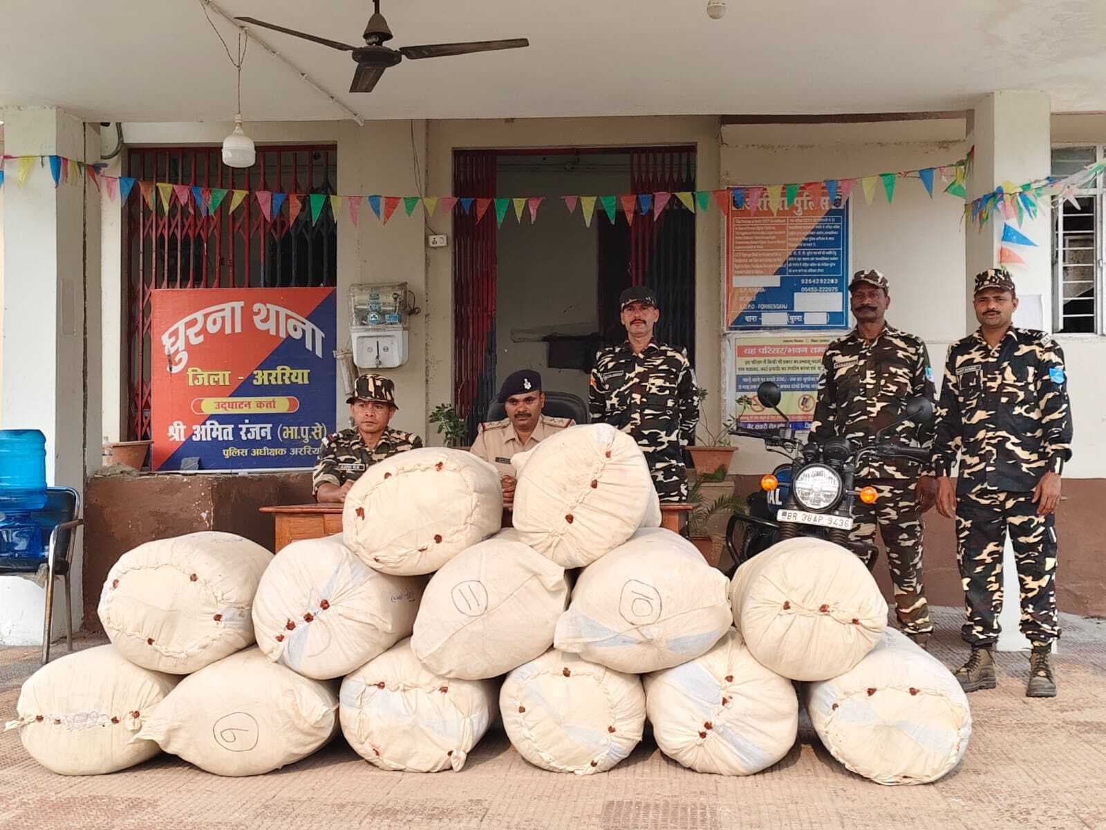 410 किलो गांजा बरामद, तस्कर फरार