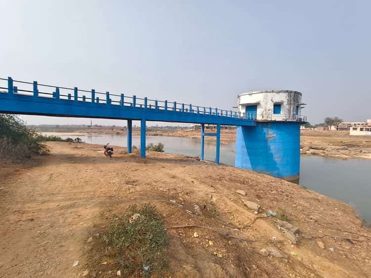 Giridih News :चिरकी-मधुबन ग्रामीण जलापूर्ति योजना 10 दिनों से ठप