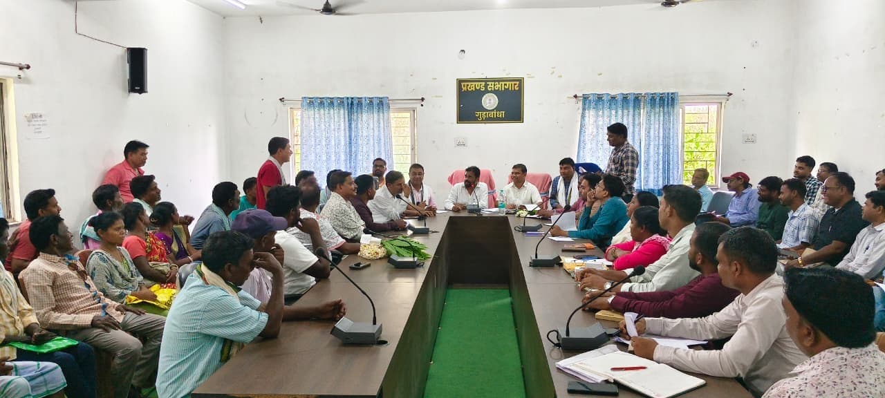 East Singhbhum News : अस्पताल व आश्रम विद्यालय की स्थिति पर जतायी चिंता