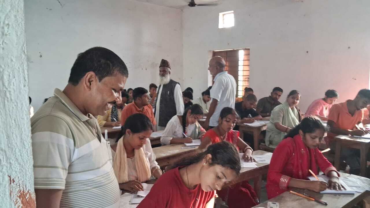 बीएनसी कॉलेज में स्नातक तृतीय सेमेस्टर परीक्षा में कड़ी निगरानी