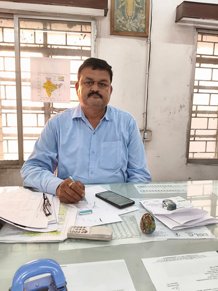 खनन मैनेजर के प्रमोशन से परियोजना क्षेत्र में खुशी