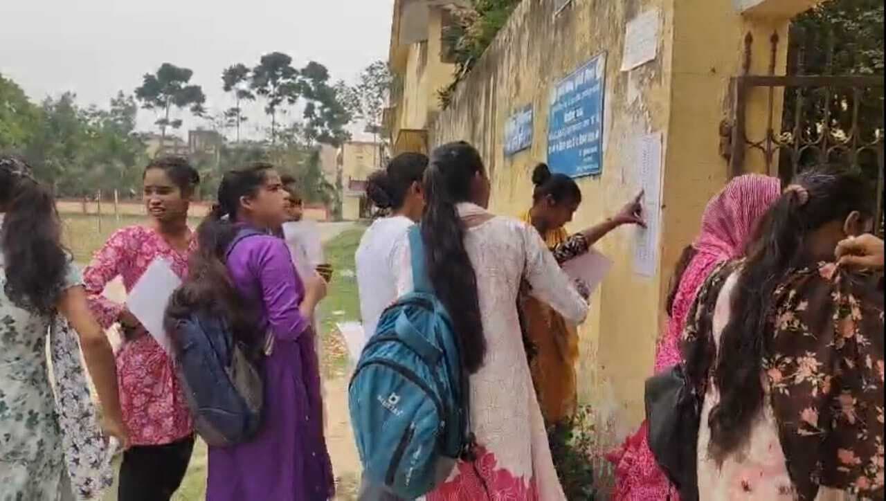 32 हजार परीक्षार्थियों के लिए 25 केंद्रों पर स्नातक तृतीय सेमेस्टर की परीक्षा शुरू