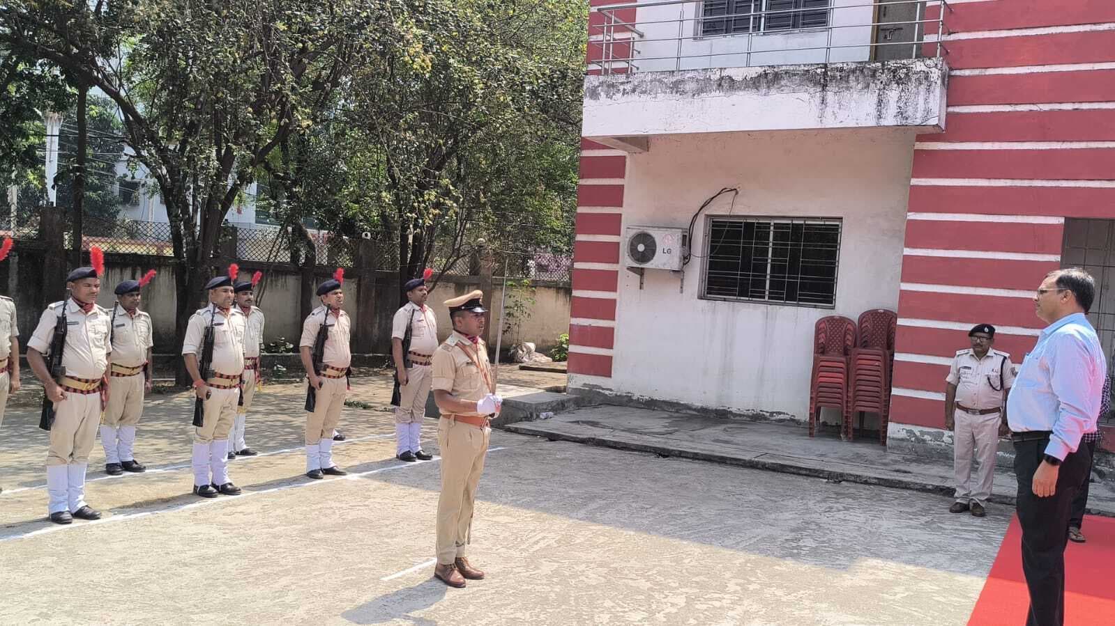 जमीन स्थानांतरण व एलपीसी प्रक्रिया में लायें पारदर्शिता : आयुक्त