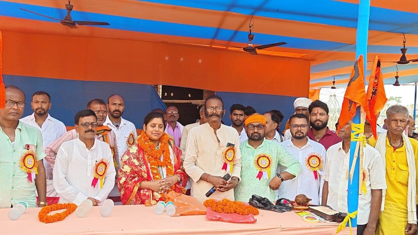 नगर सभापति ने मथुरापुर टीकारामपुर में आयोजित नवाह महायज्ञ का किया उद्घाटन